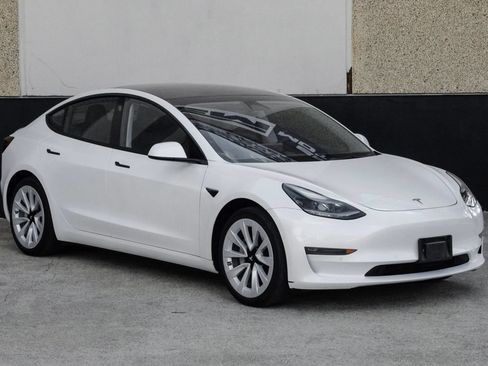 Used 2022 Tesla Model 3 Long Range AWD/4WD image 8