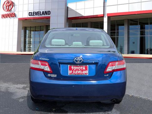Used 2011 Toyota Camry LE FWD image 6