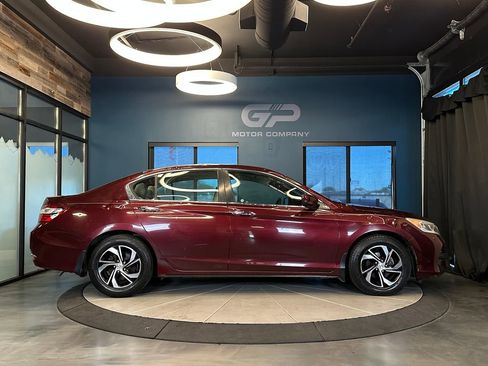 Used 2017 Honda Accord LX image 2