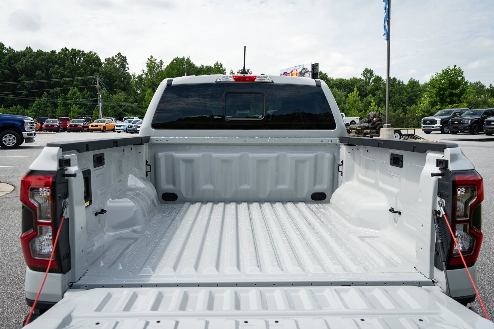 New 2026 Ford Ranger XLT w/ Equipment Group 301A High AWD/4WD image 9