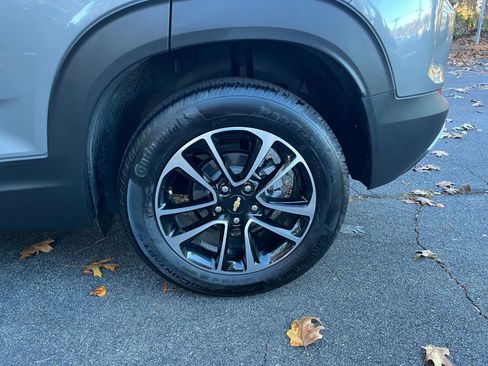 Used 2025 Chevrolet TrailBlazer LT image 25