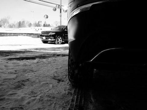 Certified 2021 Volkswagen Tiguan SE w/ Panoramic Sunroof Package image 85