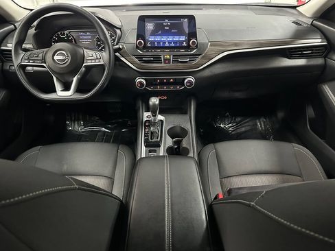 Used 2025 Nissan Altima 2.5 SV AWD/4WD image 23