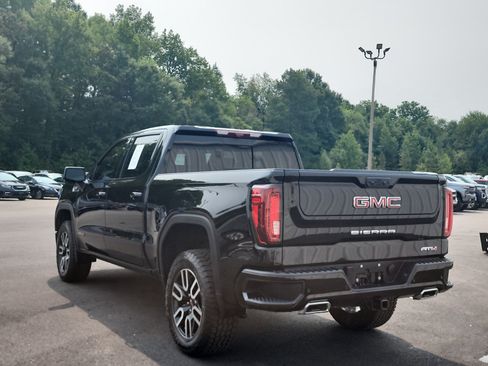 Used 2025 GMC Sierra 1500 AT4 w/ Technology Package AWD/4WD image 3