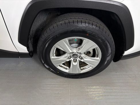 Used 2019 Toyota RAV4 XLE FWD image 10
