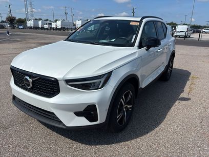 Used 2023 Volvo XC40 B5 Plus