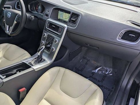 Used 2017 Volvo S60 T5 Inscription FWD image 21