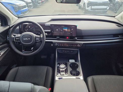 New 2026 Kia Carnival SX w/ SX Dark Edition Package FWD image 18