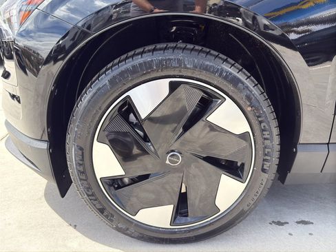 New 2026 Volvo EX30 Plus w/ Climate Package AWD/4WD image 9