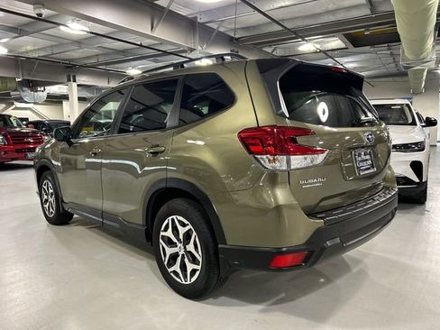 Used 2024 Subaru Forester Premium AWD/4WD image 4