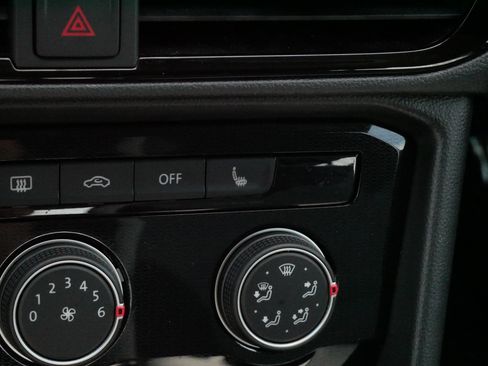 Certified 2025 Volkswagen Taos S AWD/4WD image 30