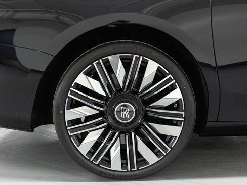 Used 2025 Rolls-Royce Ghost image 24