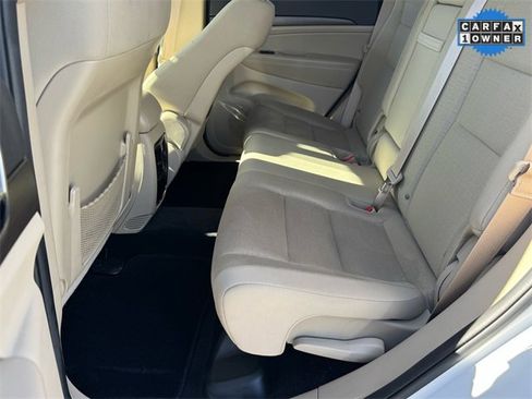 Used 2017 Jeep Grand Cherokee Laredo image 9