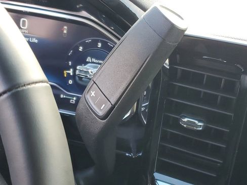 Used 2025 Chevrolet Silverado 2500 ZR2 w/ Technology Package image 16