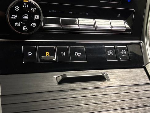 Used 2025 Nissan Armada Platinum Reserve AWD/4WD image 41
