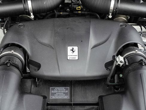 Used 2016 Ferrari California T image 24