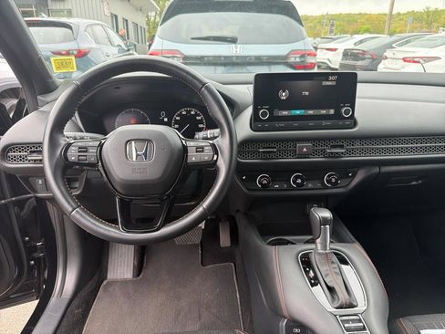 Used 2025 Honda HR-V Sport image 23