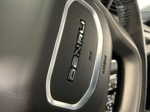 Used 2024 GMC Yukon Denali w/ Denali Reserve Package AWD/4WD image 39