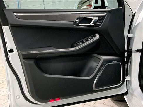 New 2026 Porsche Macan GTS image 16