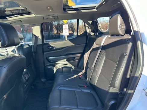 Used 2019 GMC Acadia SLT image 25