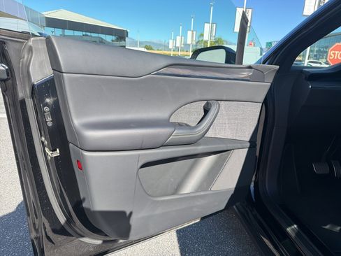 Used 2023 Tesla Model X image 9
