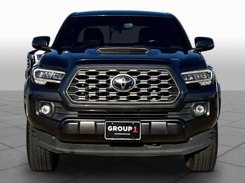 Used 2021 Toyota Tacoma TRD Sport w/ Technology Package image 4