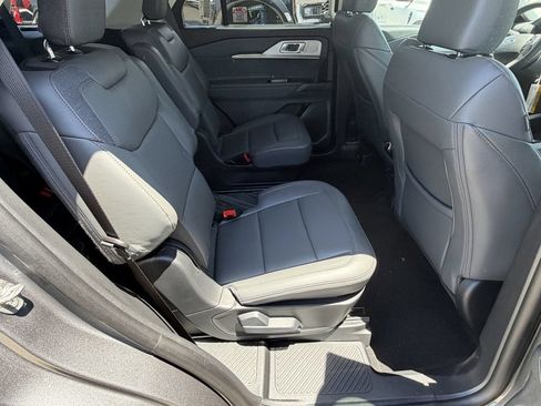 New 2026 Ford Explorer Active w/ Active Comfort Package RWD image 16