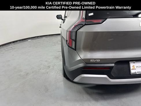Certified 2024 Kia EV9 Light Long Range RWD image 29