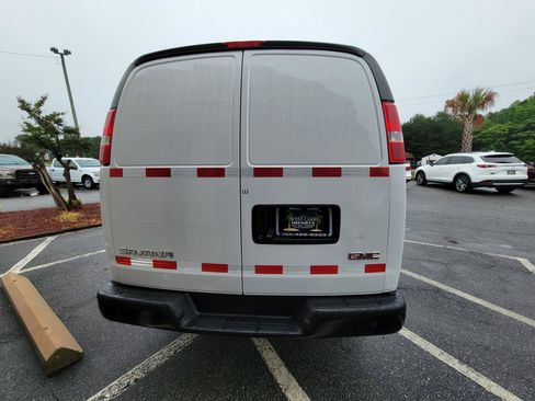 Used 2022 GMC Savana 2500 RWD image 14
