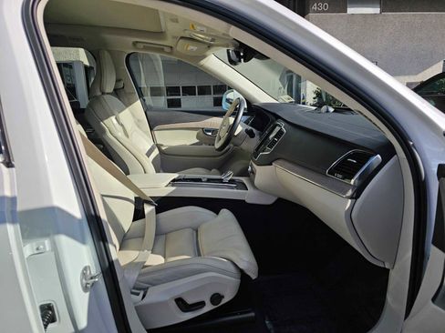 Used 2023 Volvo XC90 T8 Ultimate w/ Lounge Package image 10