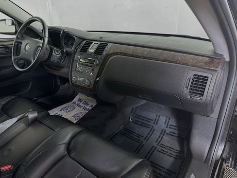 Used 2011 Cadillac DTS image 25