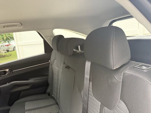 New 2025 Kia Sorento LX image 27