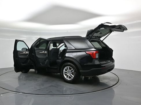 Certified 2025 Ford Explorer Active image 32