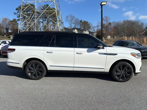 Used 2022 Lincoln Navigator L Black Label image 4