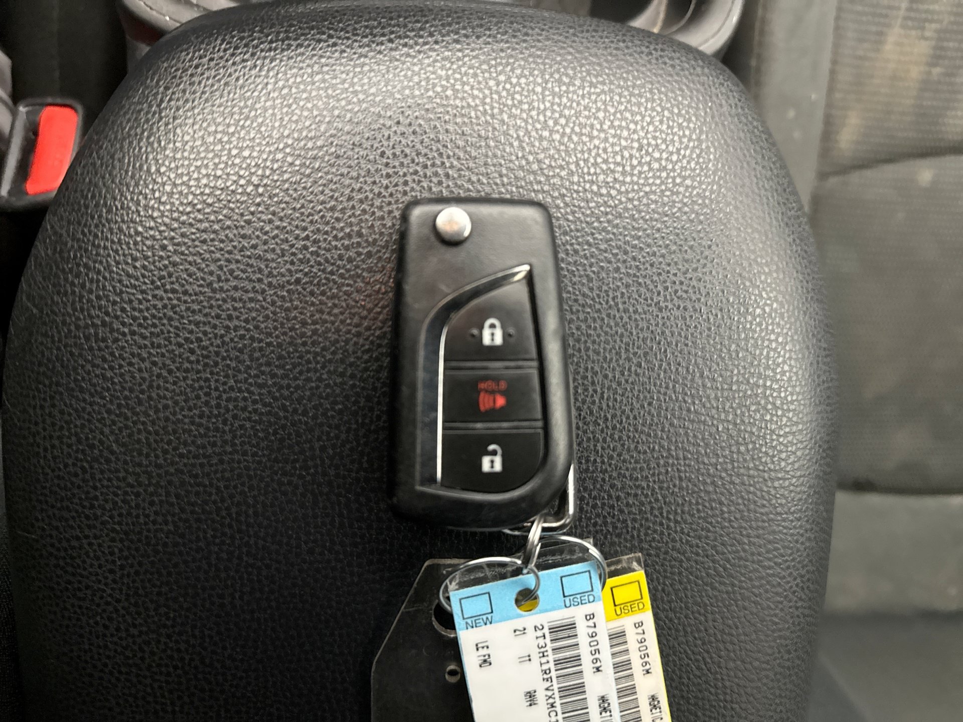Used 2021 Toyota RAV4 LE FWD image 10