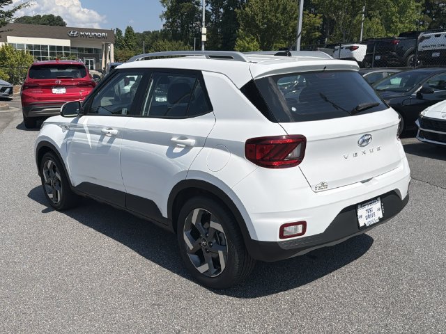 Certified 2025 Hyundai Venue SEL FWD image 6