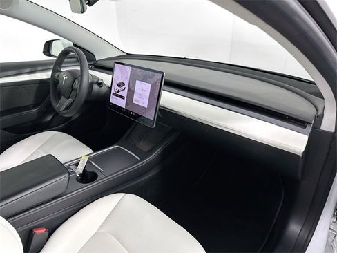 Used 2022 Tesla Model 3 Performance image 24