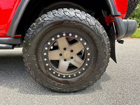 Used 2018 Jeep Wrangler Unlimited Rubicon AWD/4WD image 10