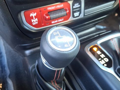 Used 2022 Jeep Wrangler Unlimited Rubicon w/ Xtreme Recon 35" Tire Package image 24