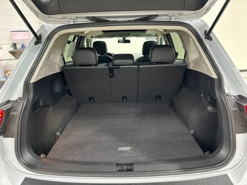Used 2018 Volkswagen Tiguan SE w/ Panoramic Sunroof Package AWD/4WD image 26