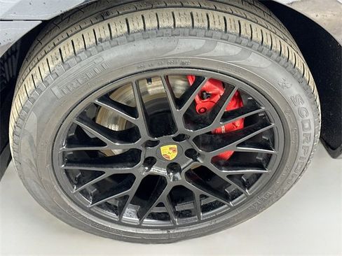 Used 2018 Porsche Macan GTS image 34