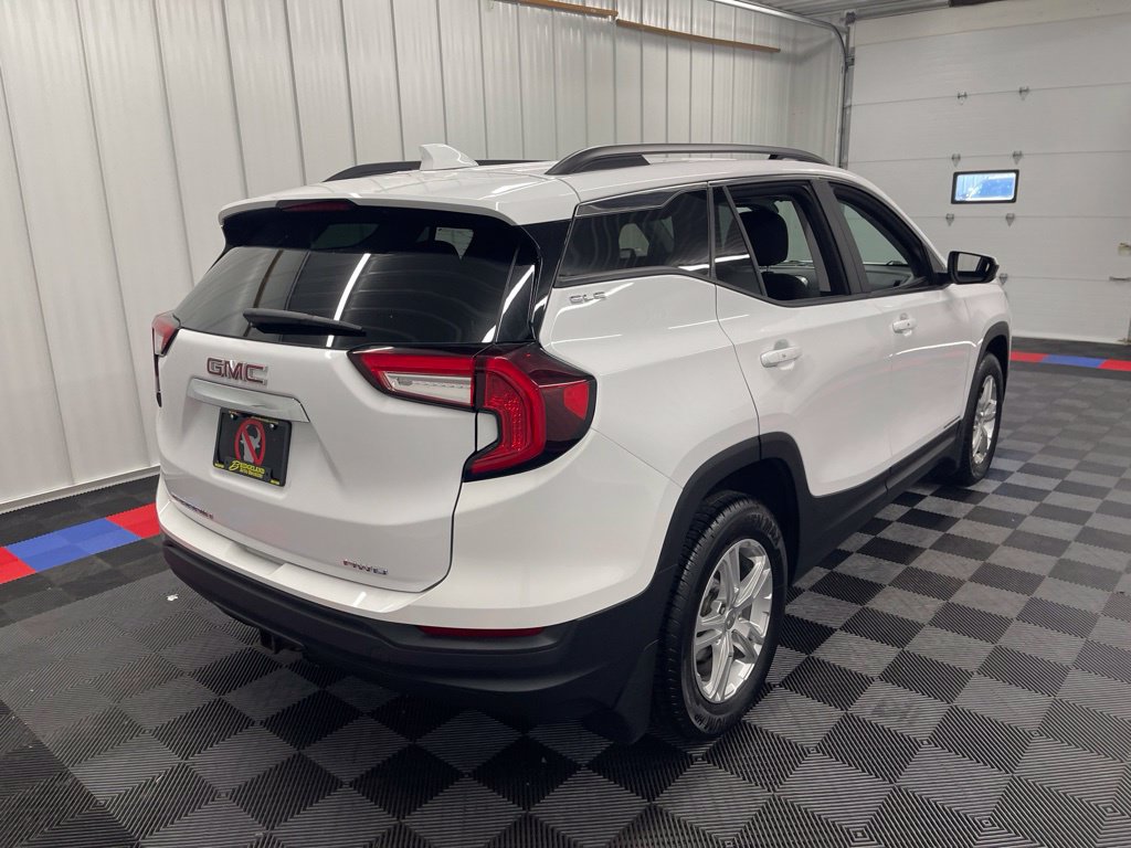 Used 2022 GMC Terrain SLE w/ Driver Convenience Package AWD/4WD image 4