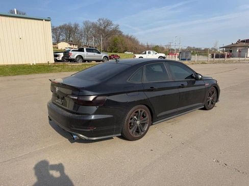 Used 2019 Volkswagen Jetta GLI FWD image 3