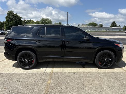 Used 2020 Chevrolet Traverse Premier w/ Redline Edition AWD/4WD image 3