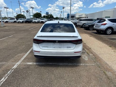 Used 2025 Honda Accord Sport image 6