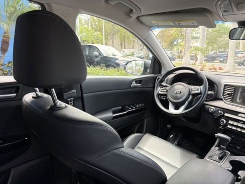 Used 2021 Kia Sportage EX image 17