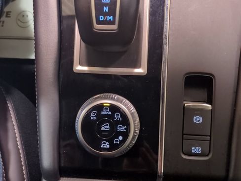 Used 2023 Mitsubishi Outlander SE AWD/4WD image 22