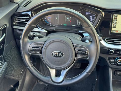Used 2020 Kia Niro EX Premium FWD image 20
