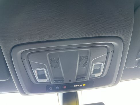 Used 2020 Chevrolet Silverado 1500 Custom w/ Custom Value Package image 21