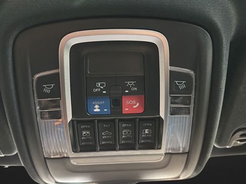 Used 2022 RAM 1500 Big Horn AWD/4WD image 30